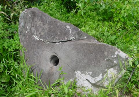 Ofai Pahu, la pierre tambour.